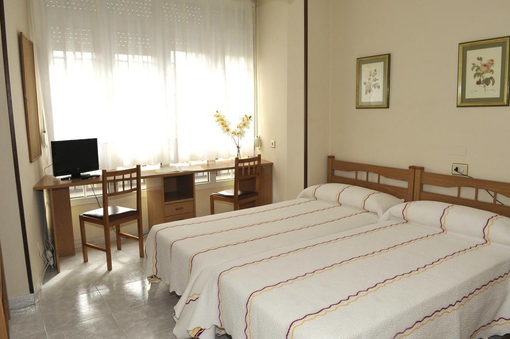Pr Nimo Hotel Сантяго де Компостела Стая снимка
